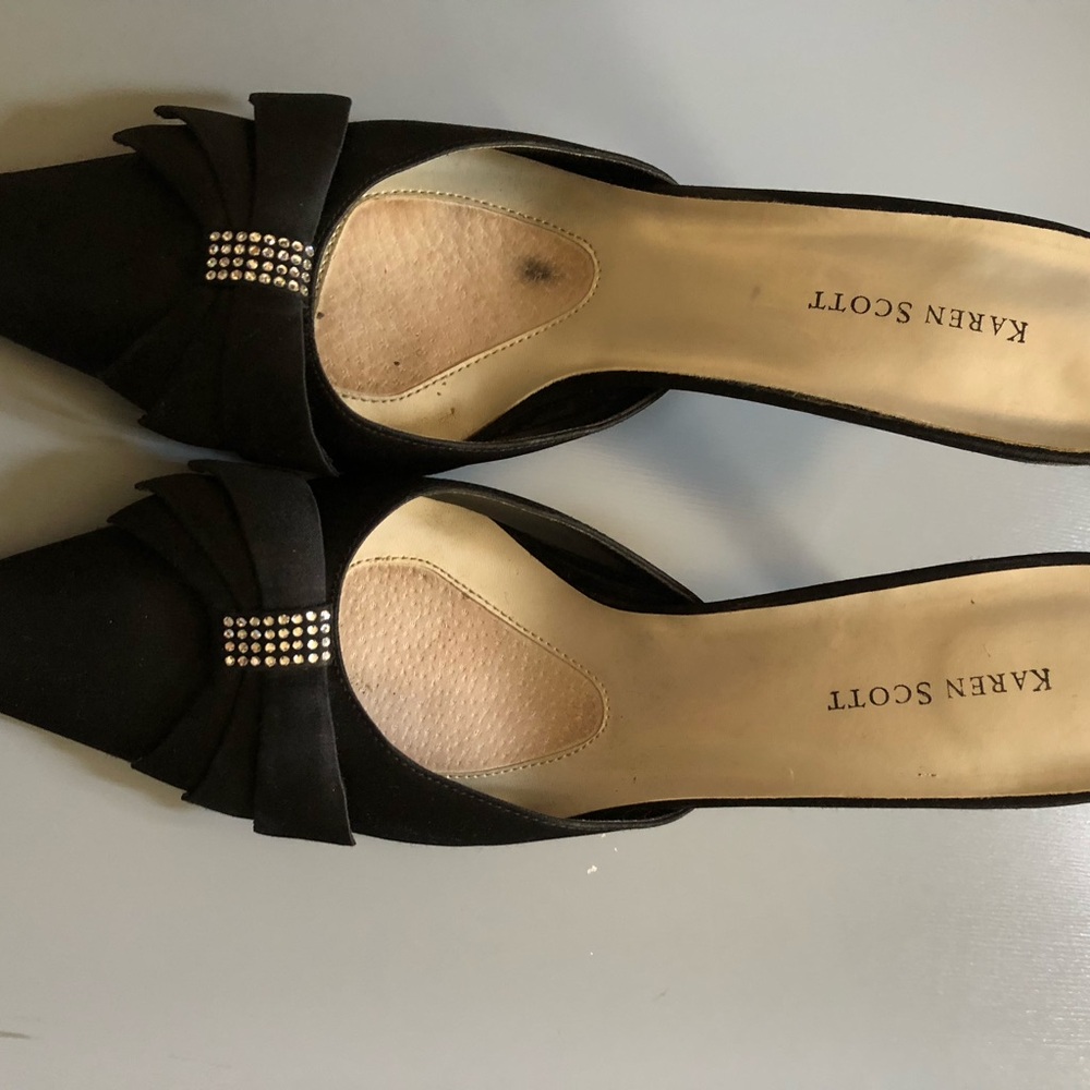 Karen Scott Black Satin Pointed Mule with Rhinestone Bow Accent - Picture 3 of 10